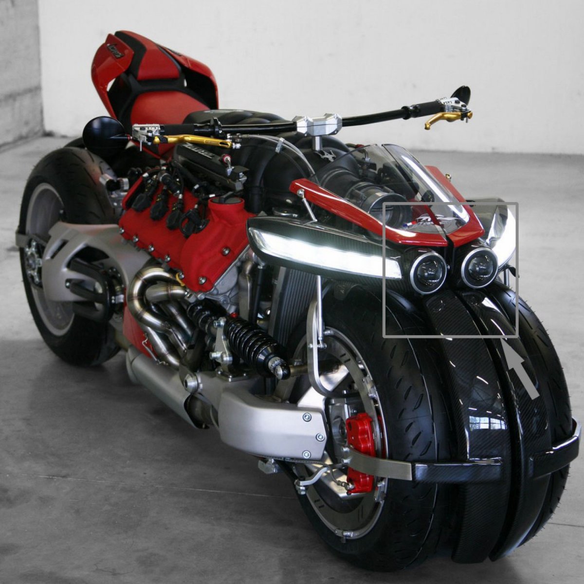 Lazareth lm847 — 4-колесный мотоцикл