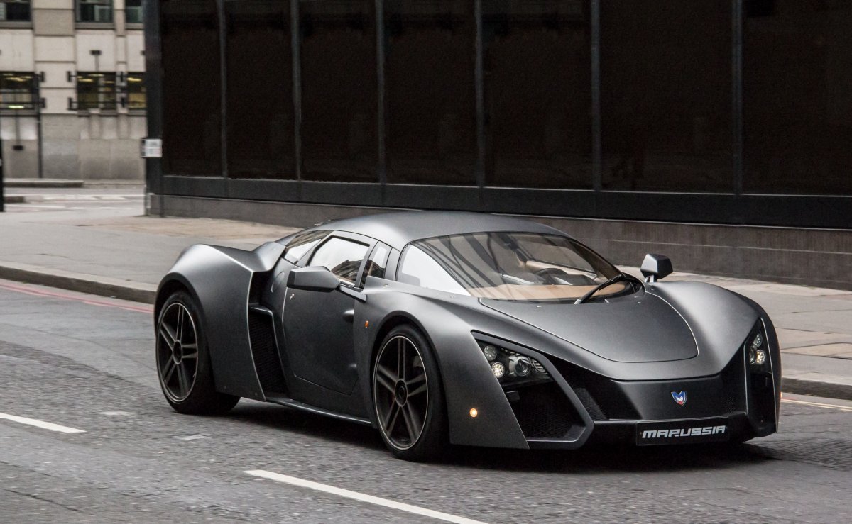Спорткар Marussia b2