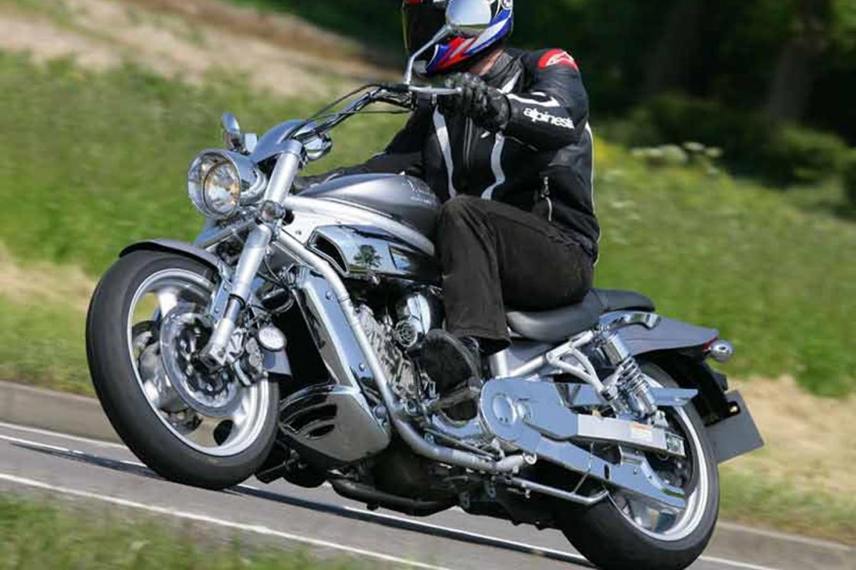 Hyosung Aquila gv650
