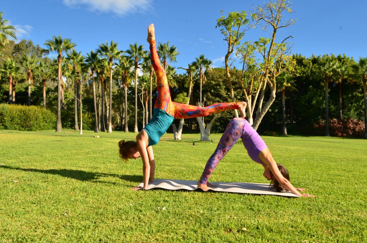 Йога для двоих