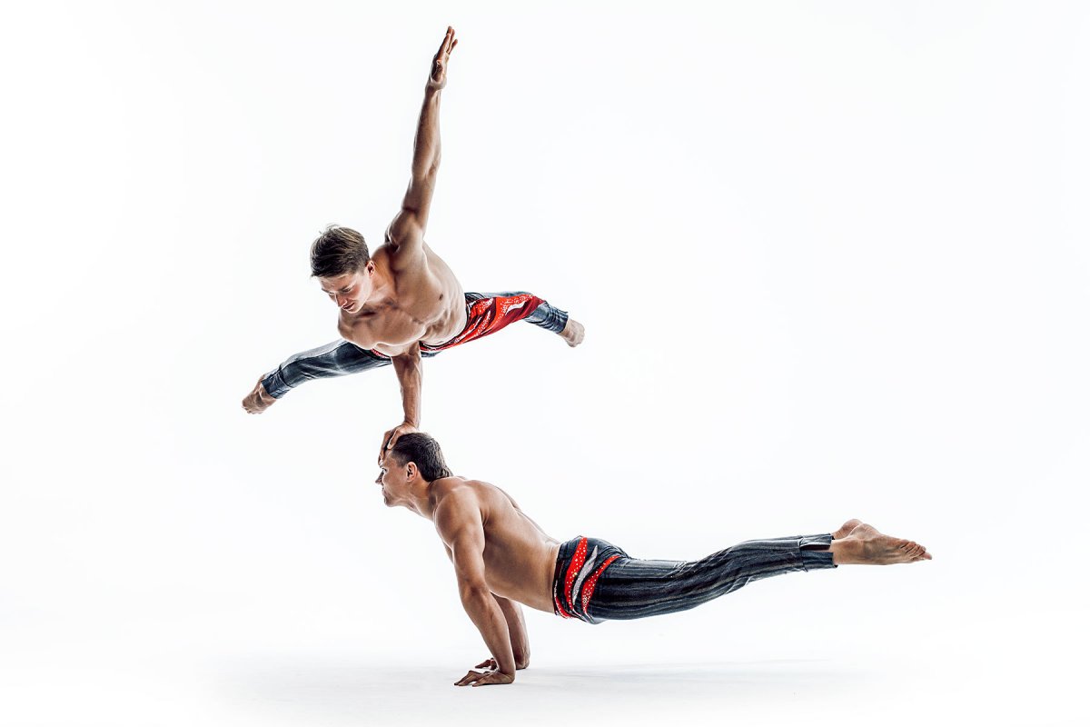 Парные элементы на пилоне