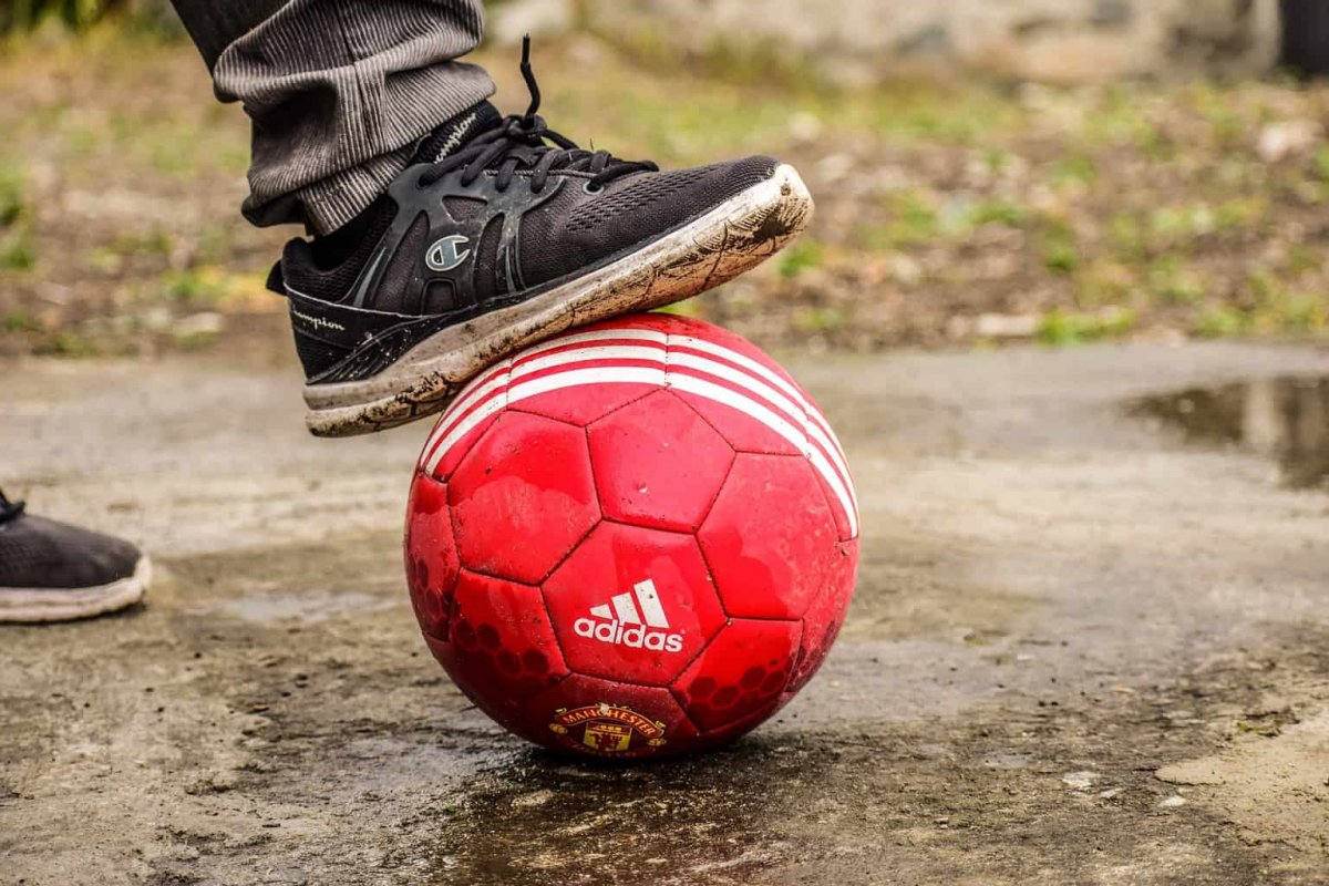 Советский футбольный мяч