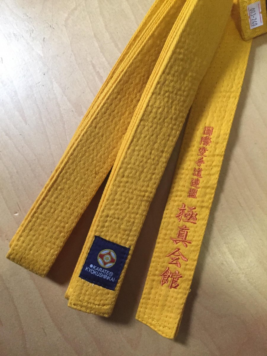 Желтый пояс для каратэ кимоно
