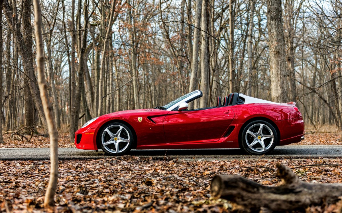Автомобили Ferrari кабриолет