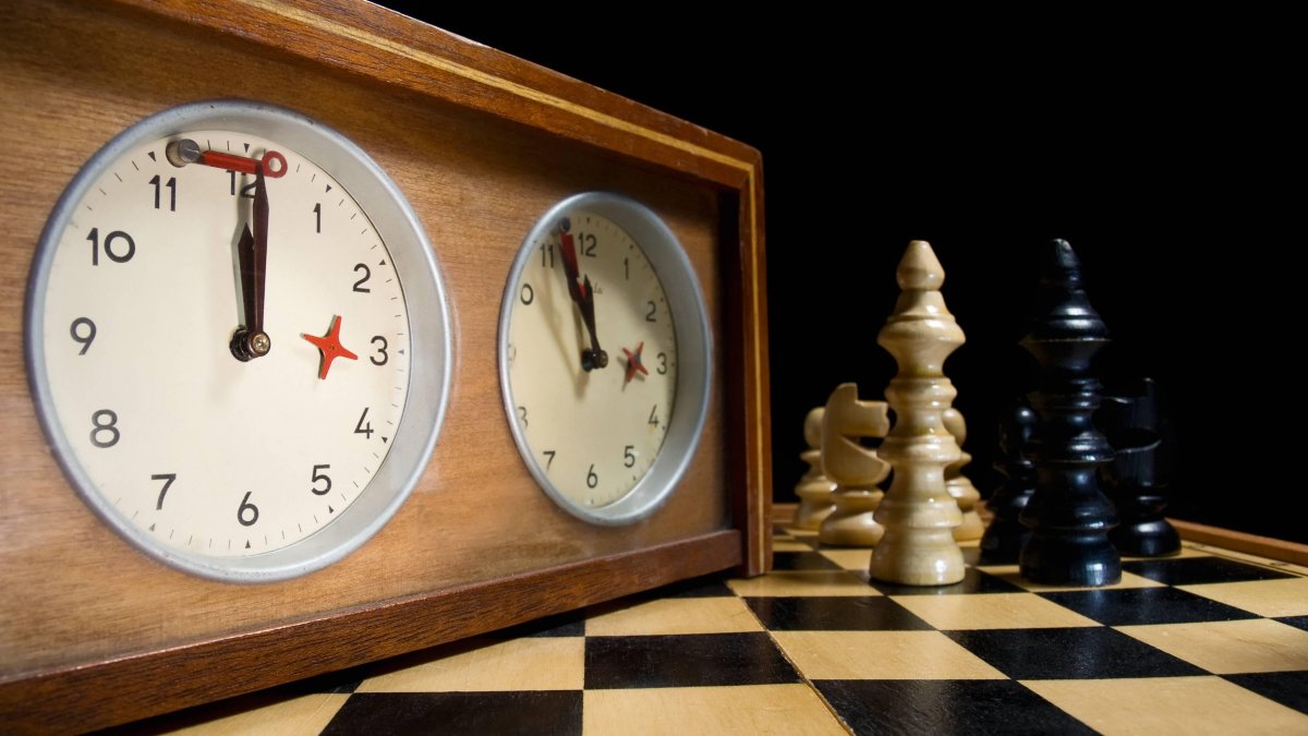 Старинные шахматные часы