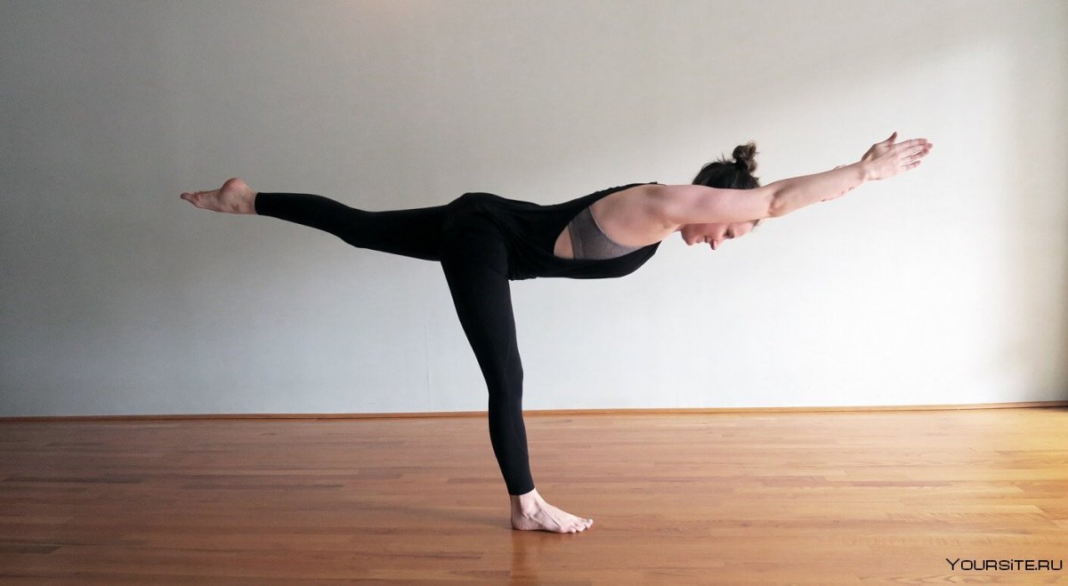 Поза воина 1 Вирабхадрасана 1