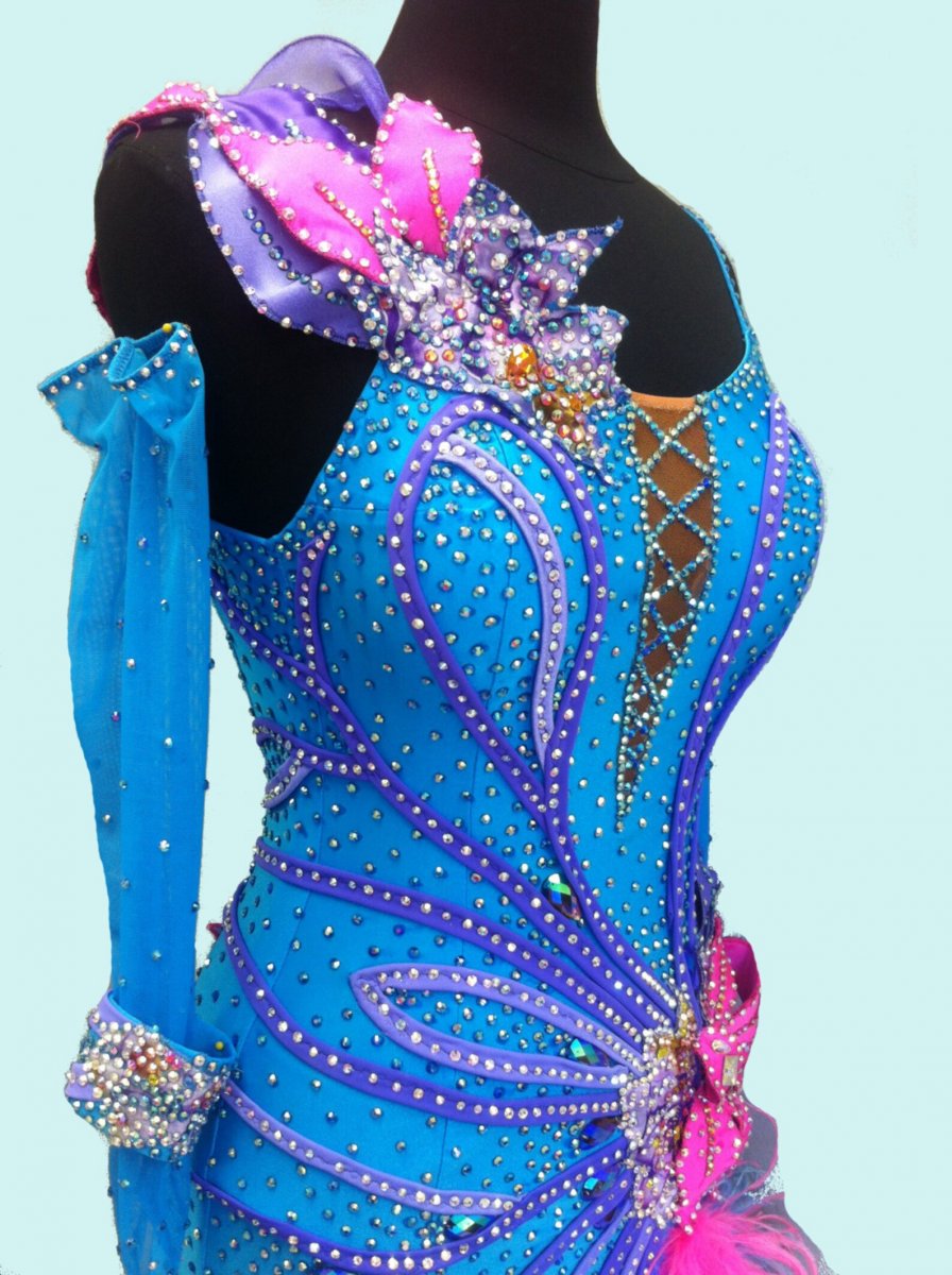 Танцор Повседневная одежда