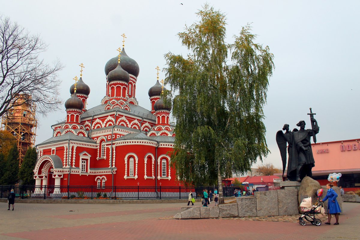 Город Борисов Беларусь памятник князю Борису и Воскресенский собор