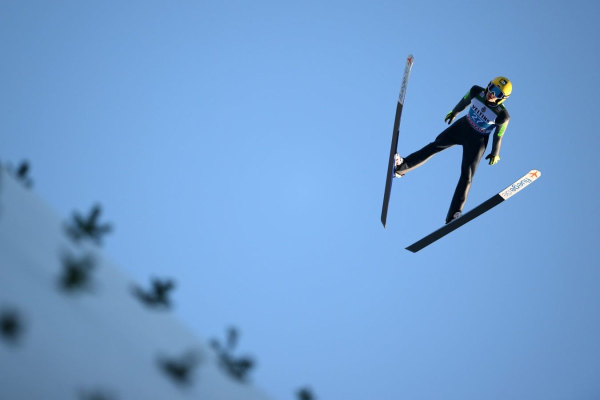 Михаил Назаров прыжки на лыжах с трамплина
