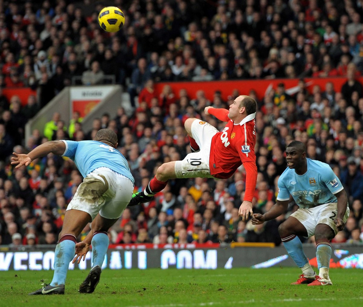 Rooney goal man City