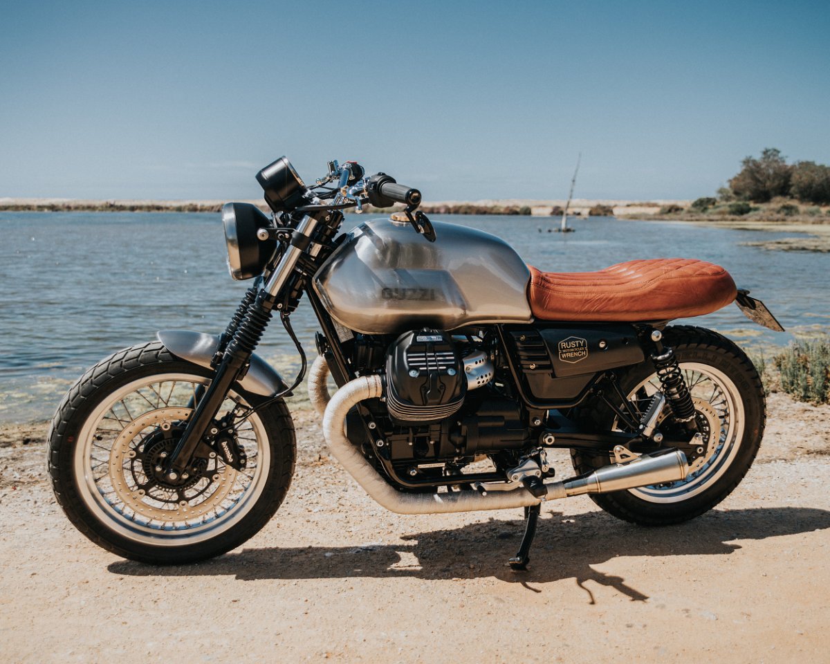 Moto Guzzi v7 Cafe Racer