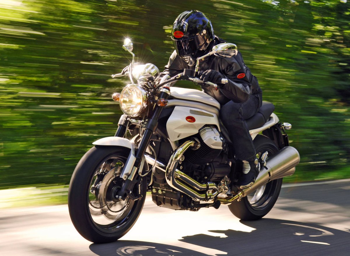 Moto Guzzi v85 TT Travel