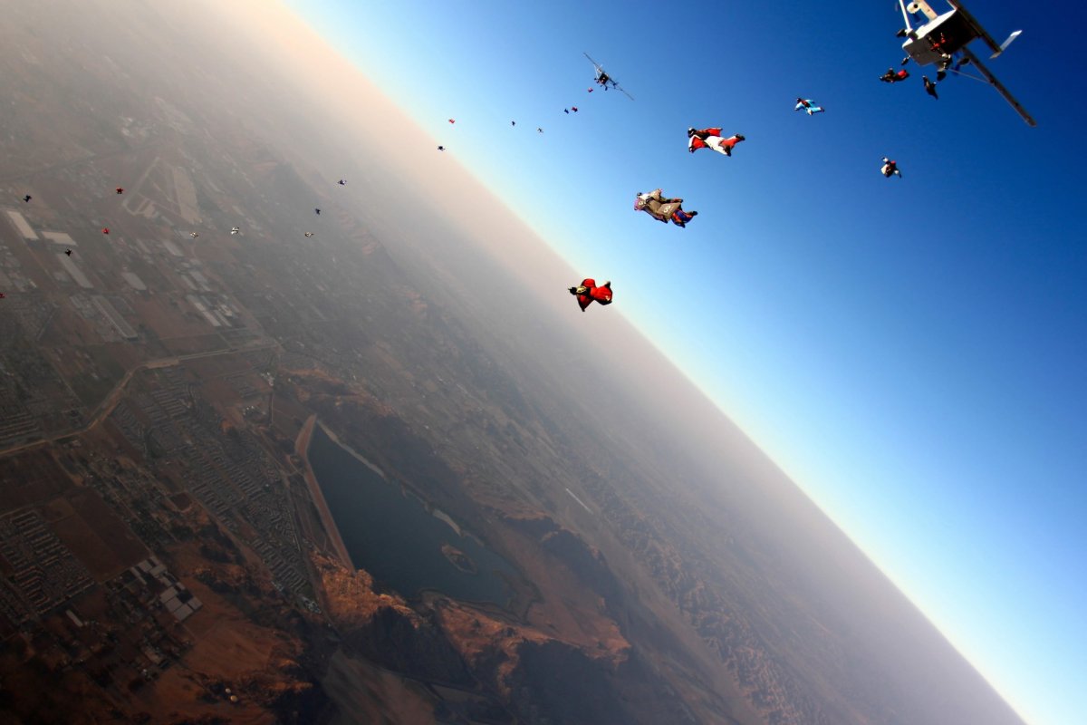 Коллективный прыжок с парашютом