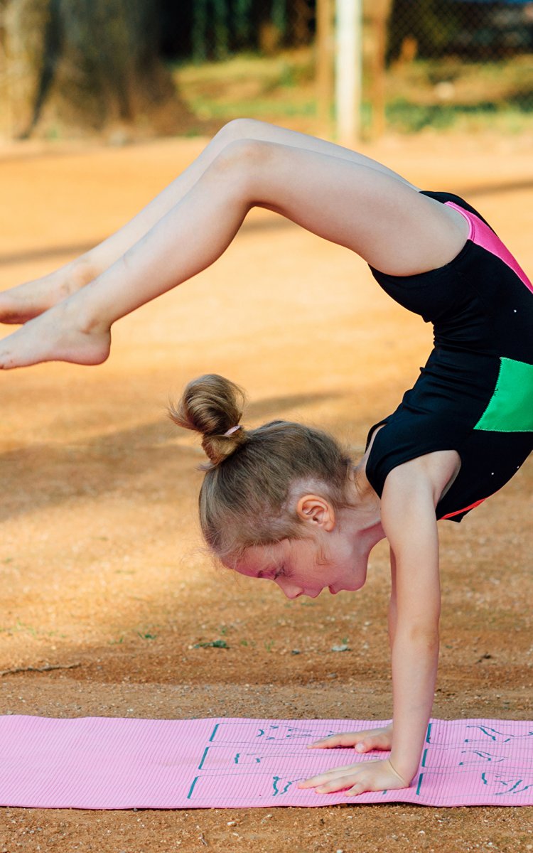 Элементы художественной гимнастики шпагат