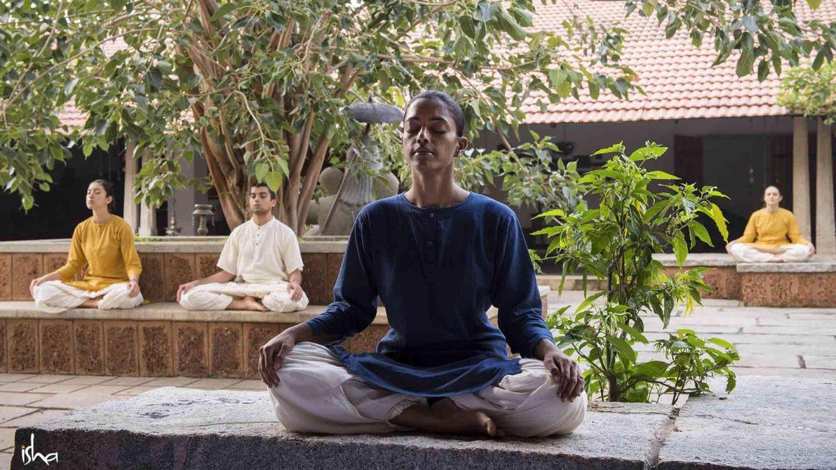 Иша йога центр в Индии