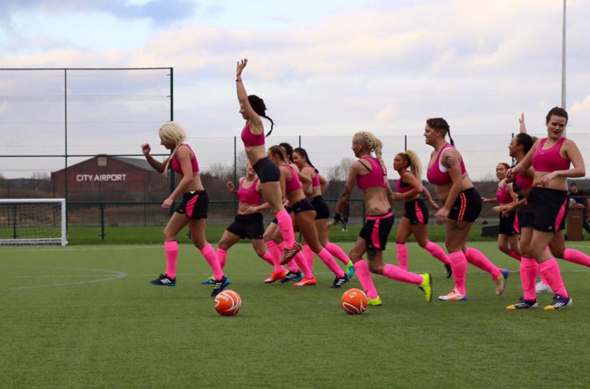 Футбольная команда девочек