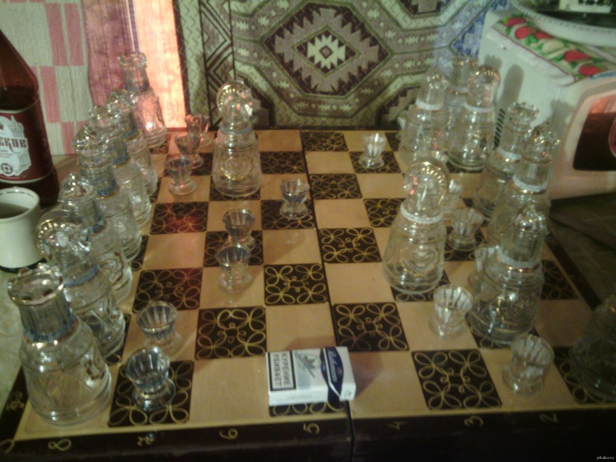 Шахматы из стопок