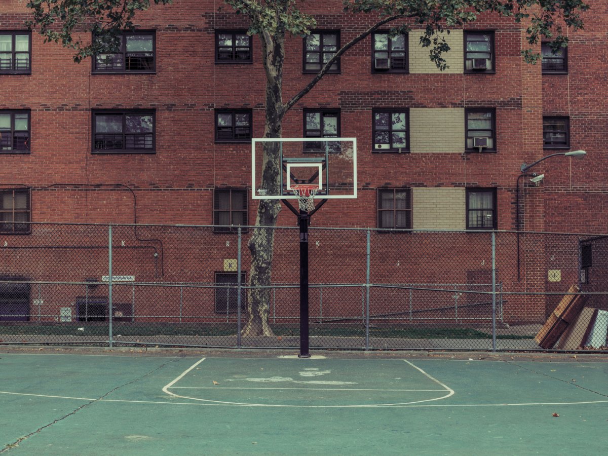 Баскетбольная площадка гетто в Америке