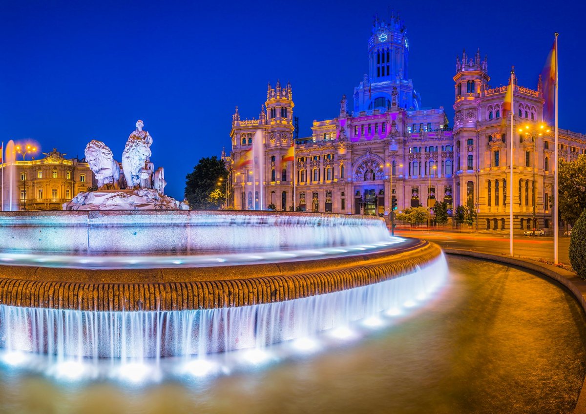 Испания Мадрид фонтан