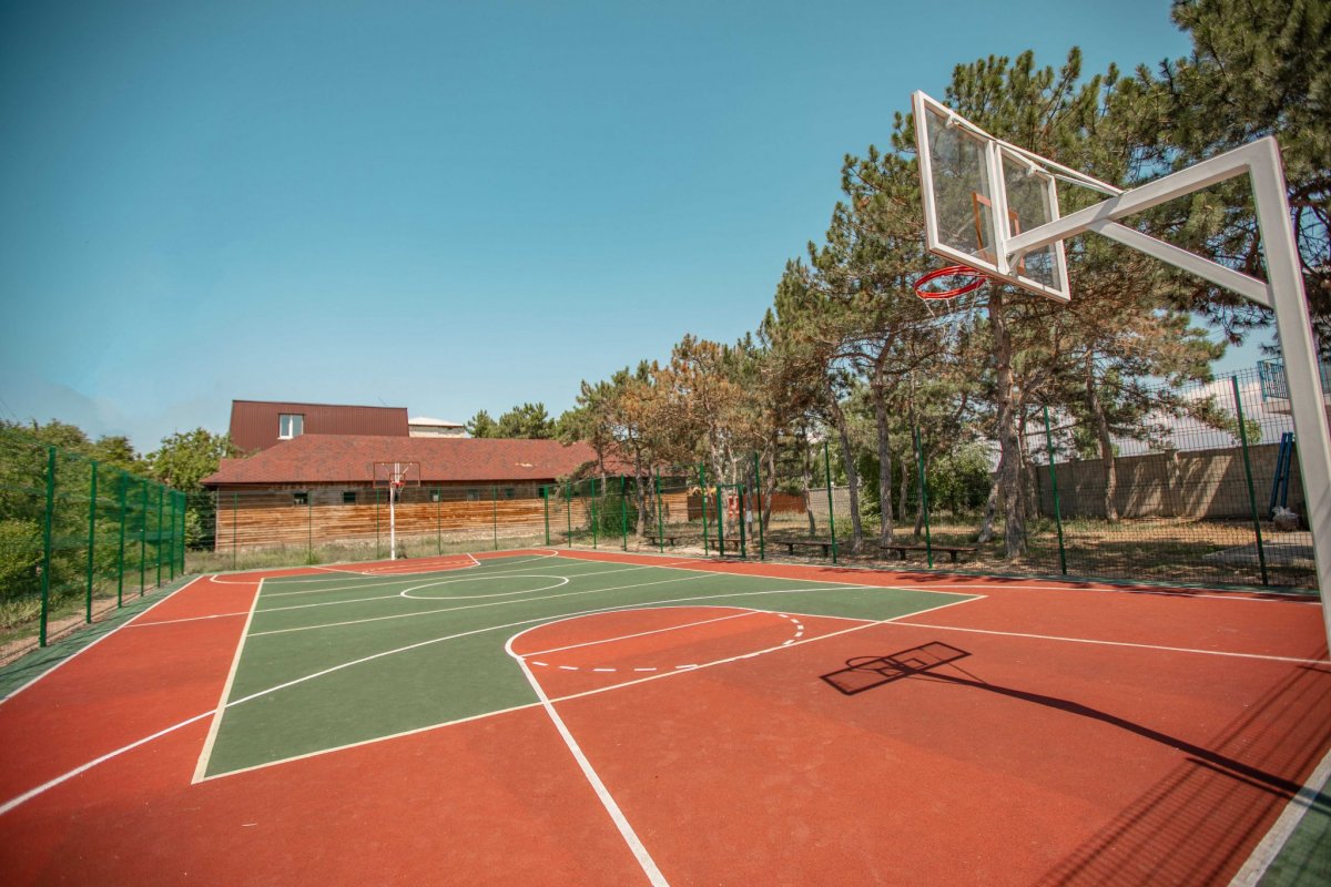 Кембридж поселок баскетбольная площадка