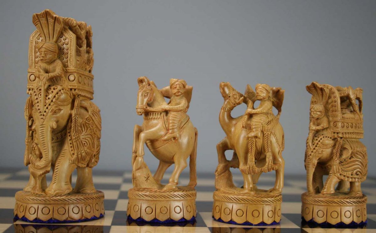 Шахматные фигуры из Индии
