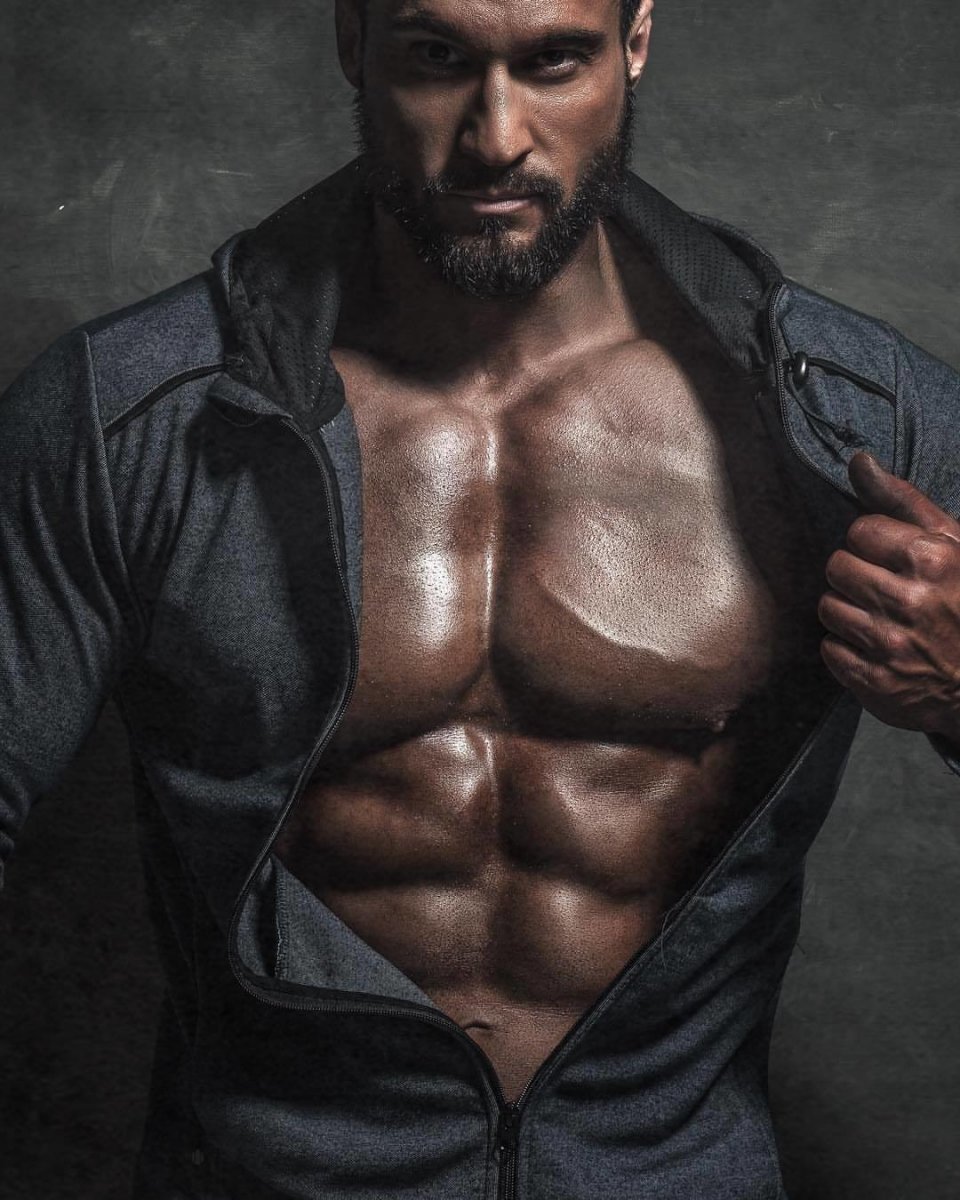 Майкл Рэттлиф модель hairy muscul men