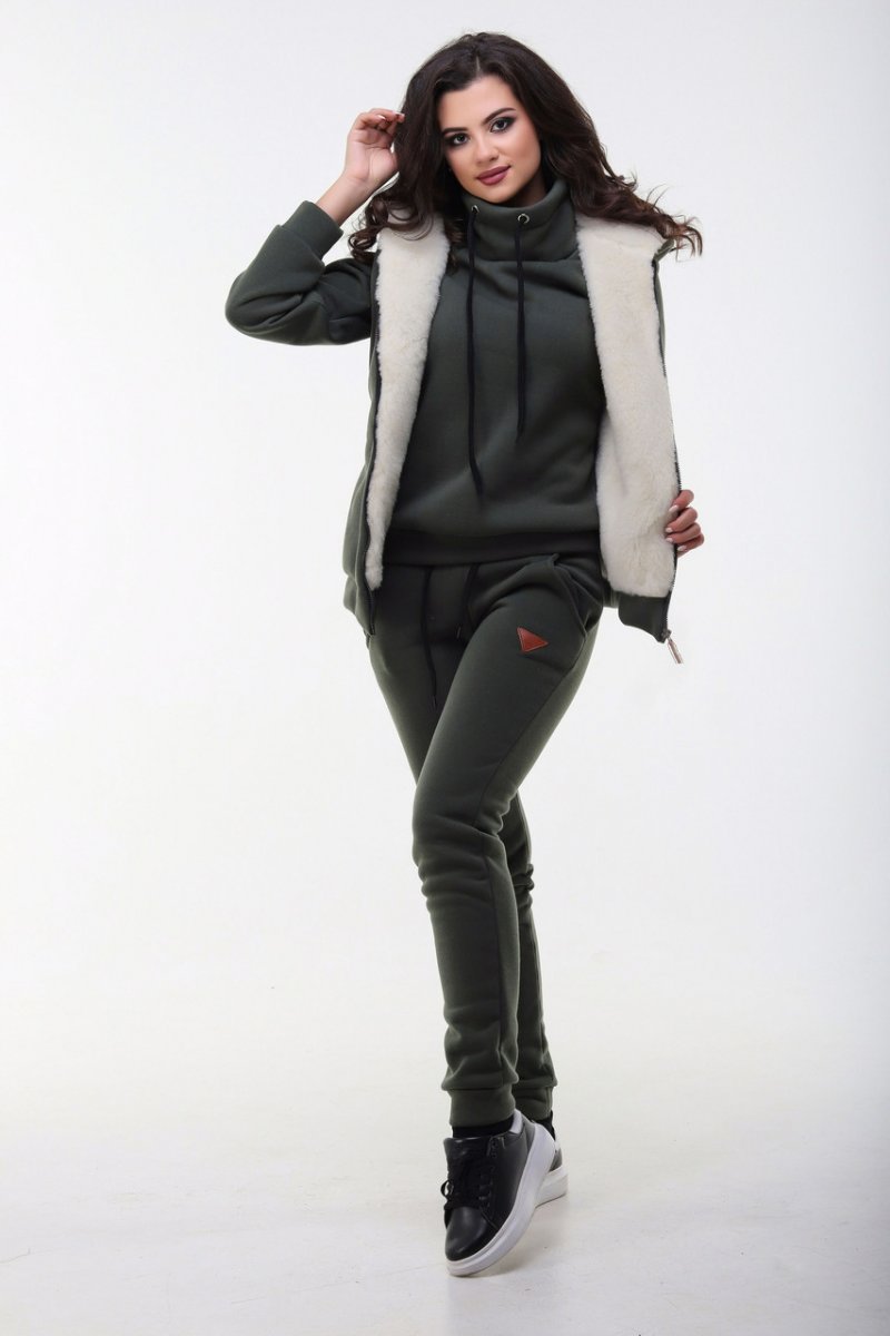 Спортивный тёплый кастюм