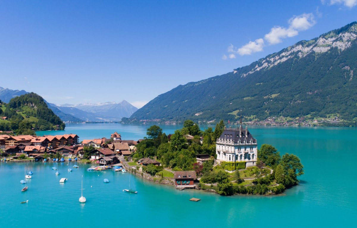 Озеро в Швейцарии Brienzersee