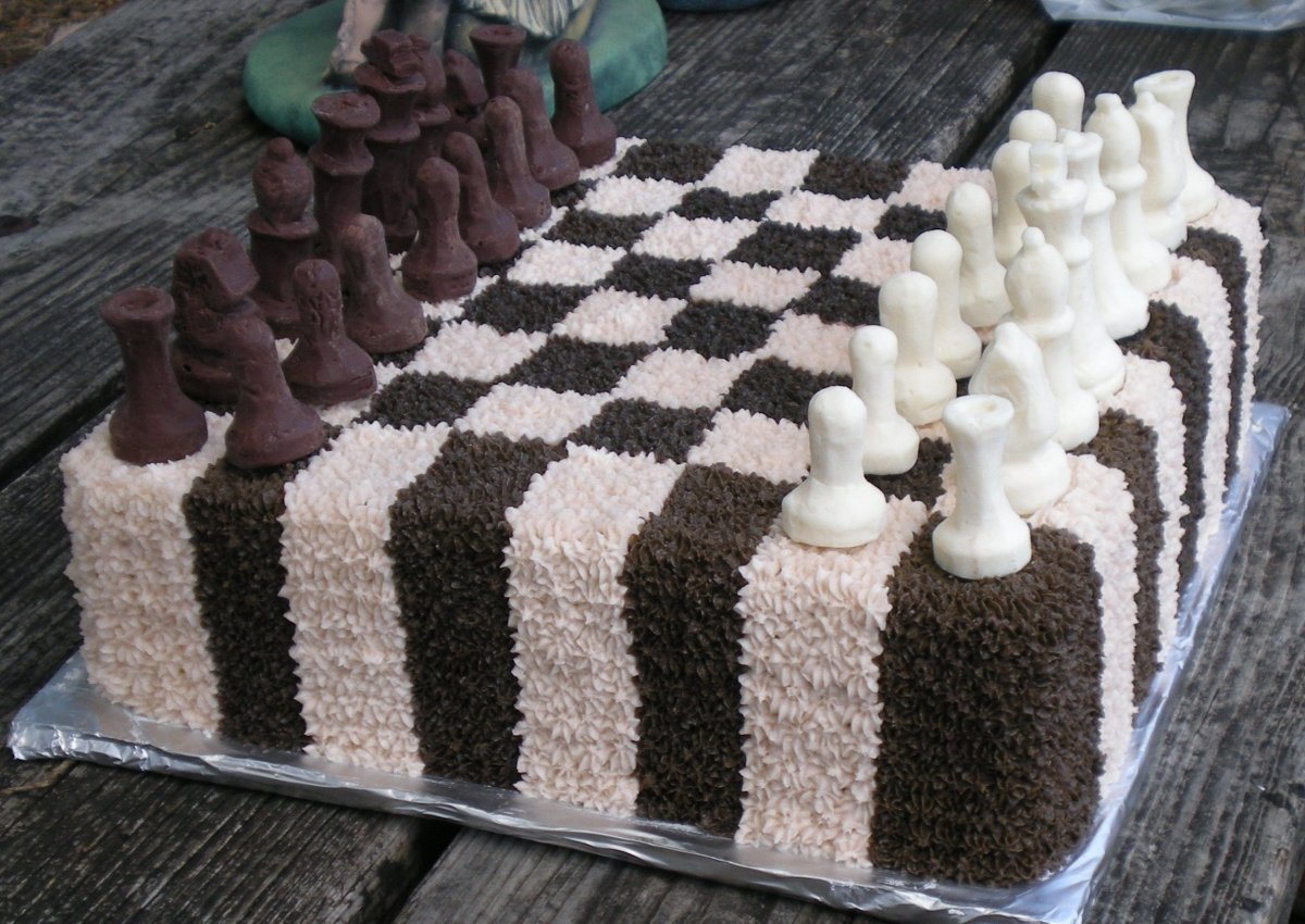 Торт с шахматными фигурами