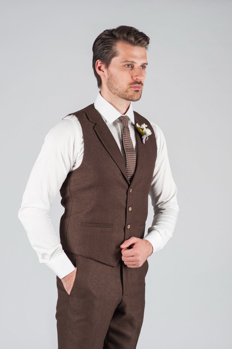 Костюм тройка