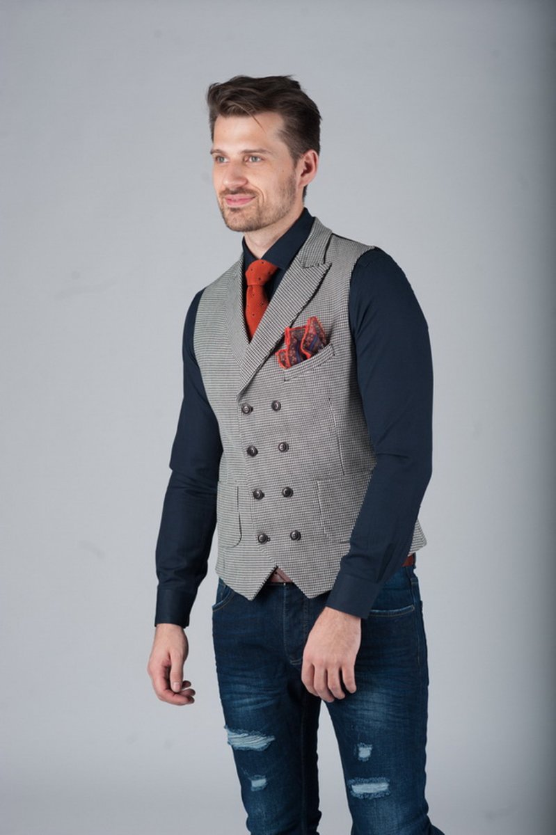 Брюки и жилетка мужские