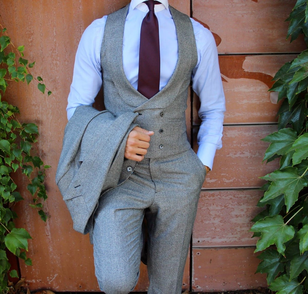 Жилетки мужские классические костюмные