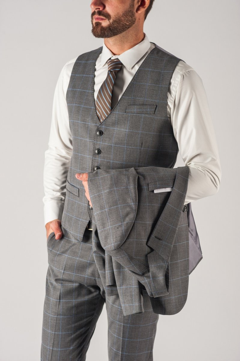 "Мужской костюм Sarto reale "