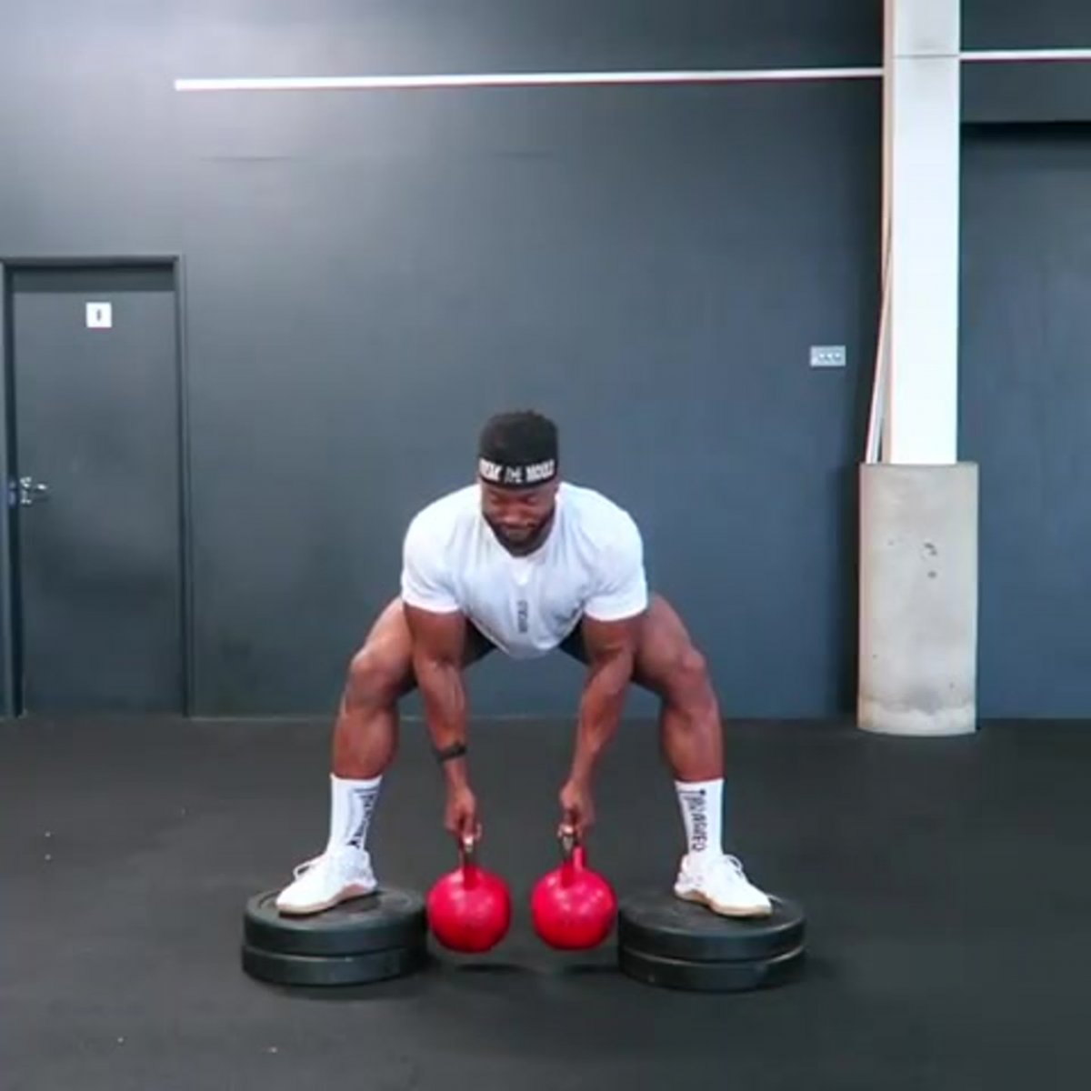 Становая сумо с гирей