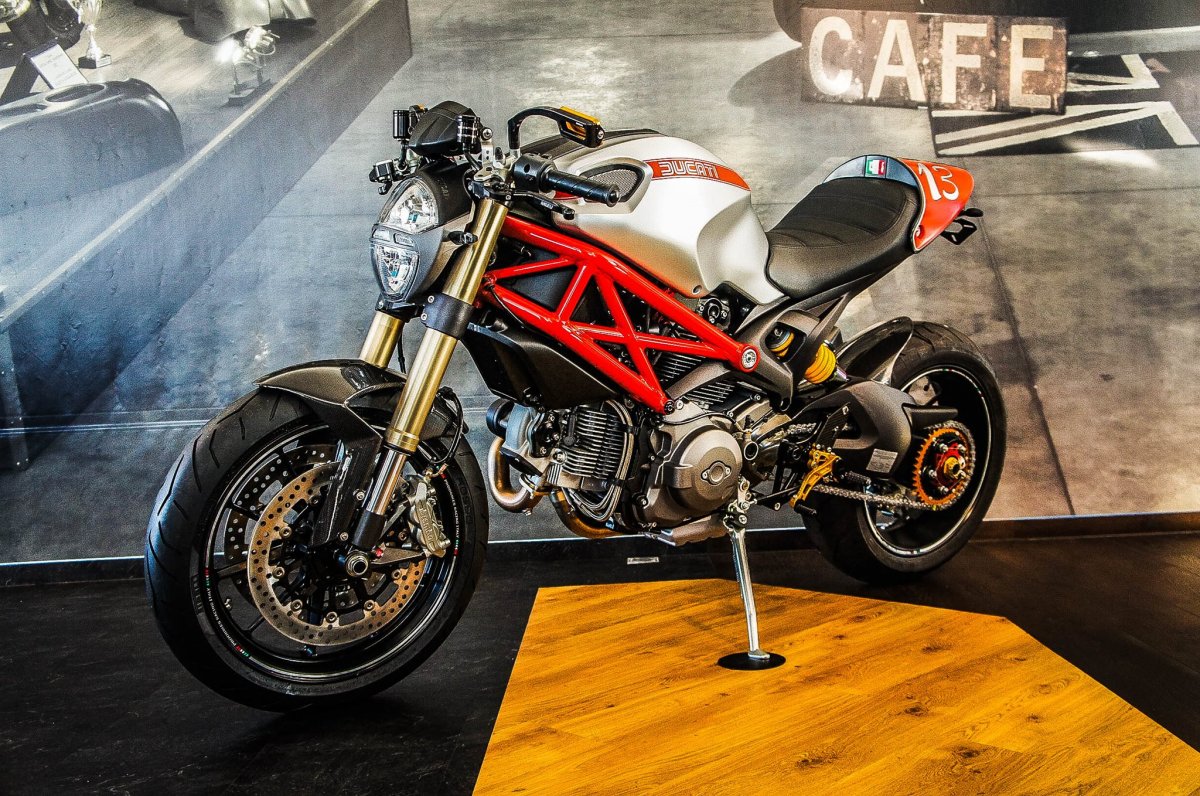Мотоцикл Ducati Monster 1200s