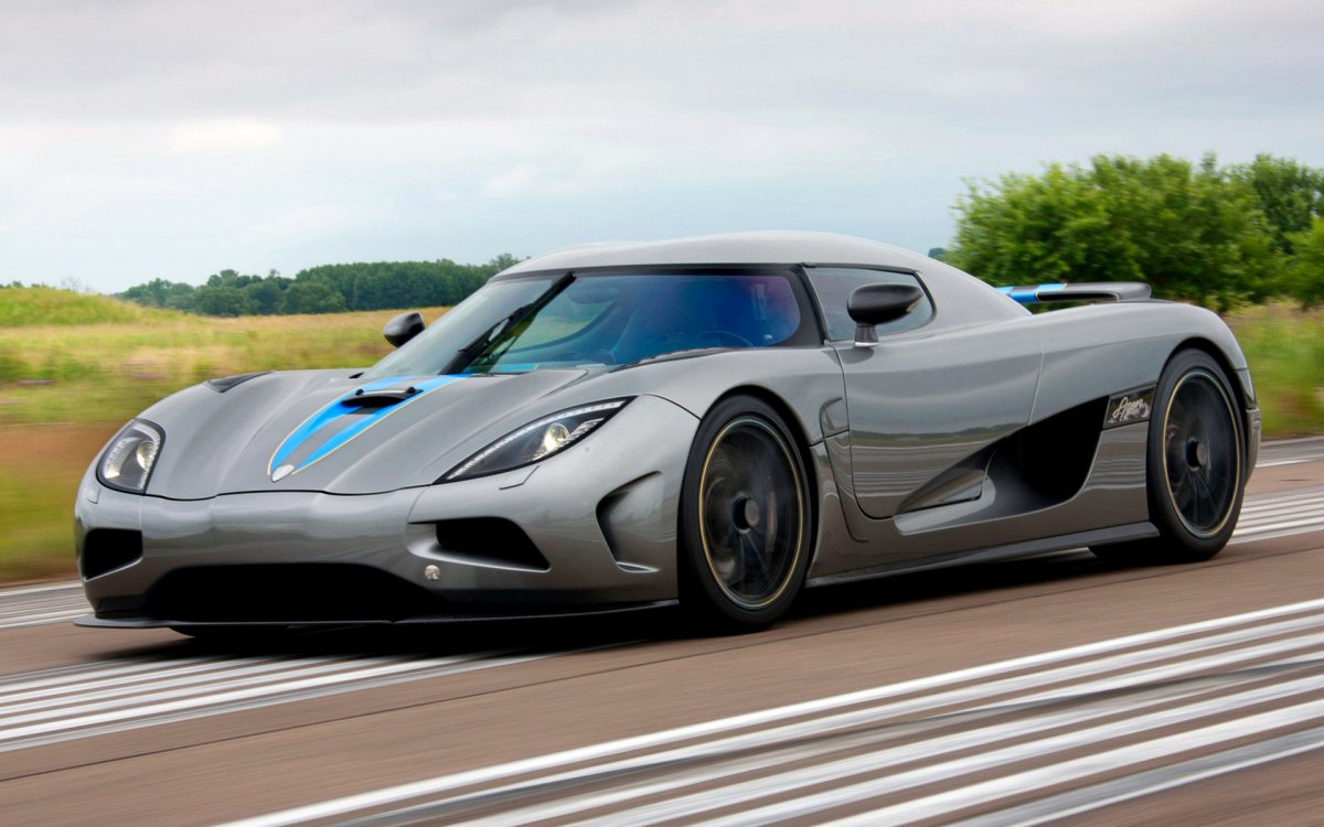 Гиперкар Koenigsegg Agera 2020