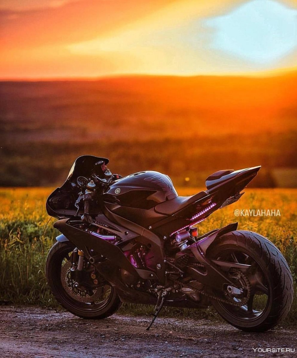 Yamaha r1 на закате