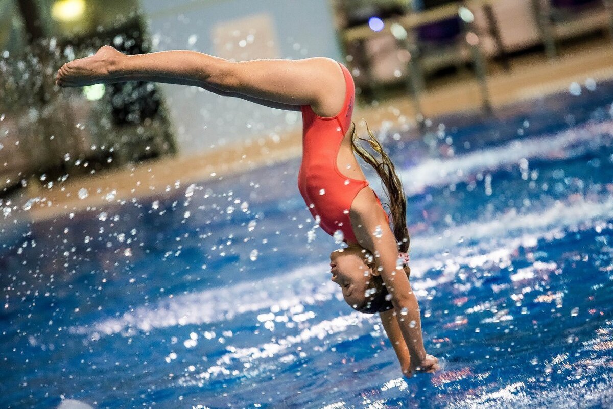 Соревнования по прыжкам в воду