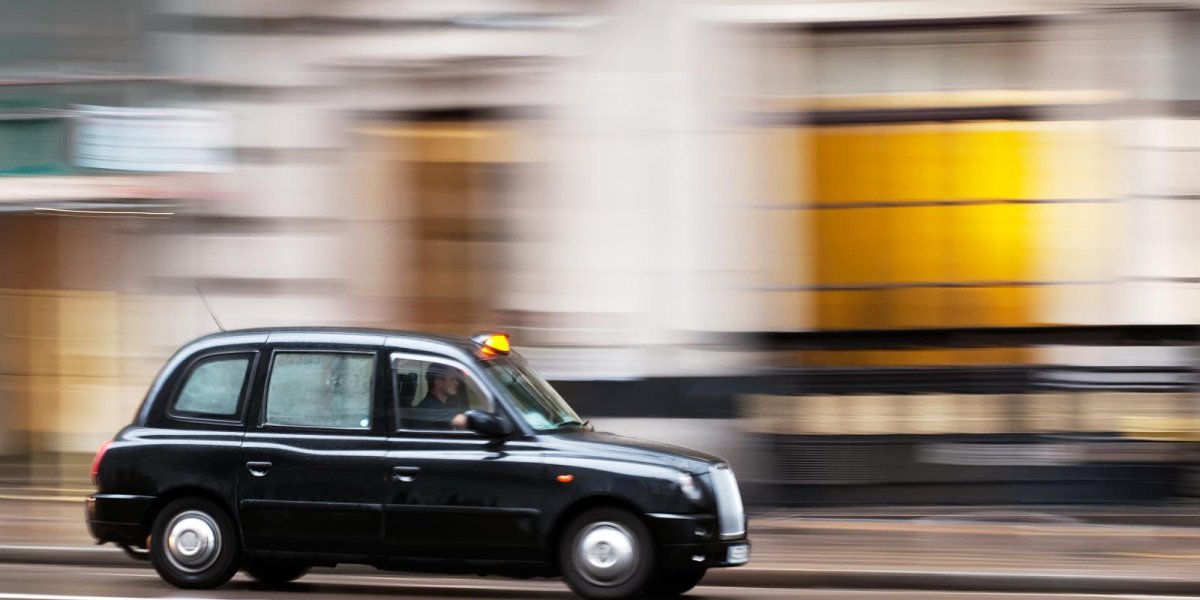 London Taxi девушки