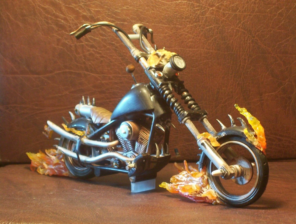мотоциклы из конфет фото