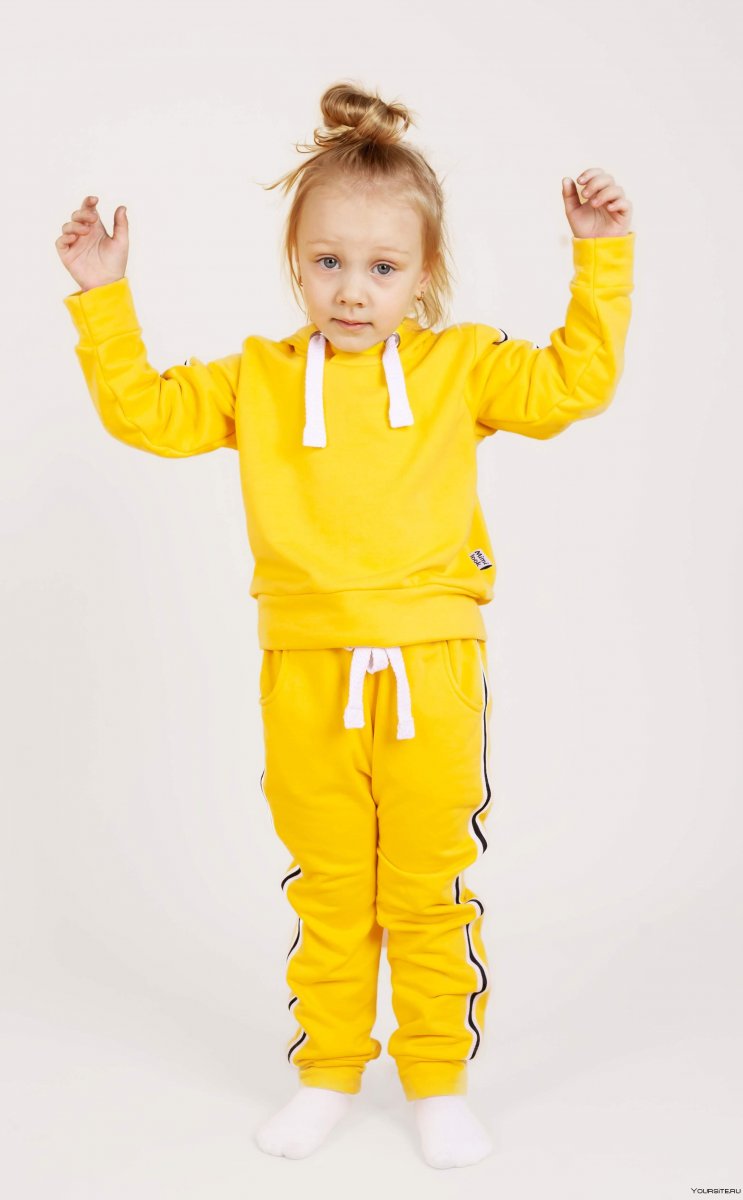 Спортивные детские костюмы желтые