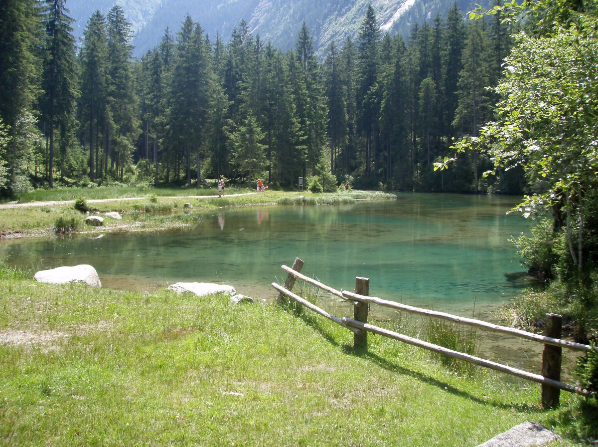 Озеро Blausee Швейцария