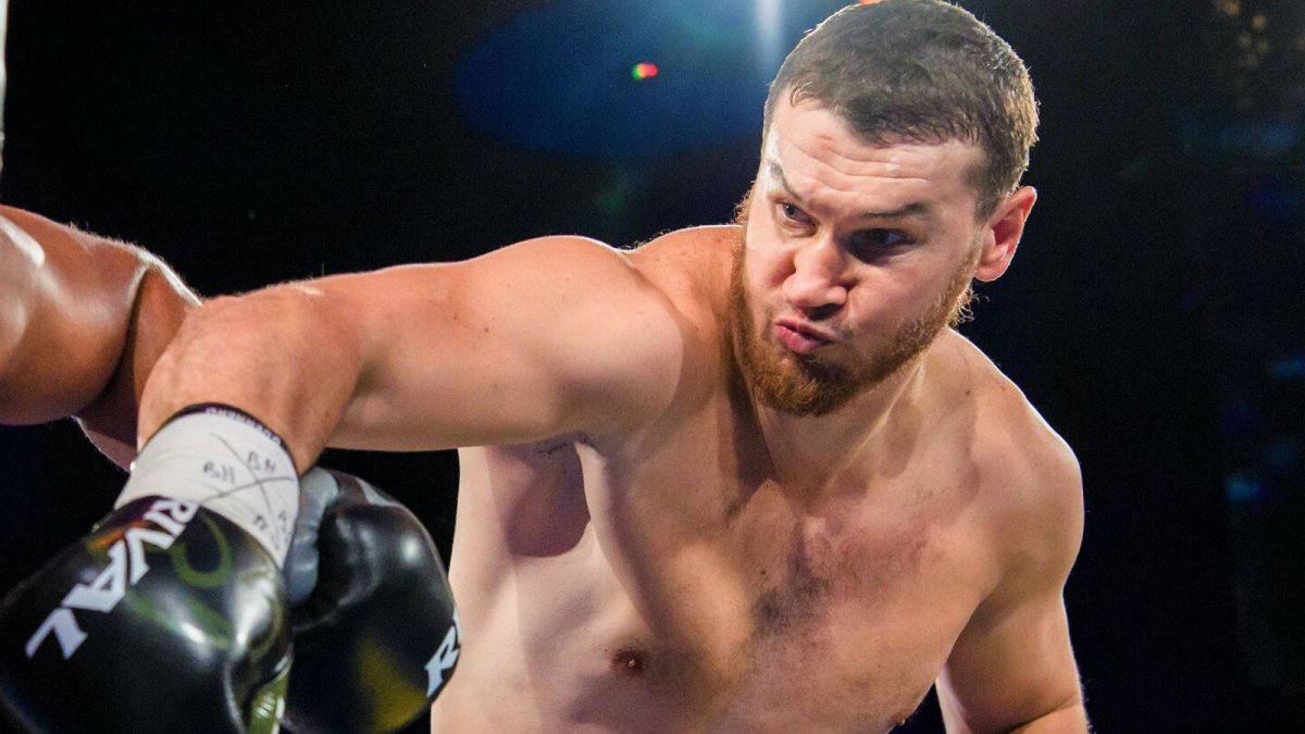 Чемпион мира по боксу Дмитрий Бивол