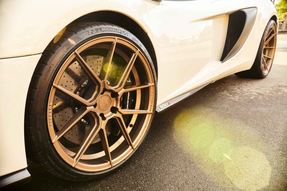 Audi TT золотые диски