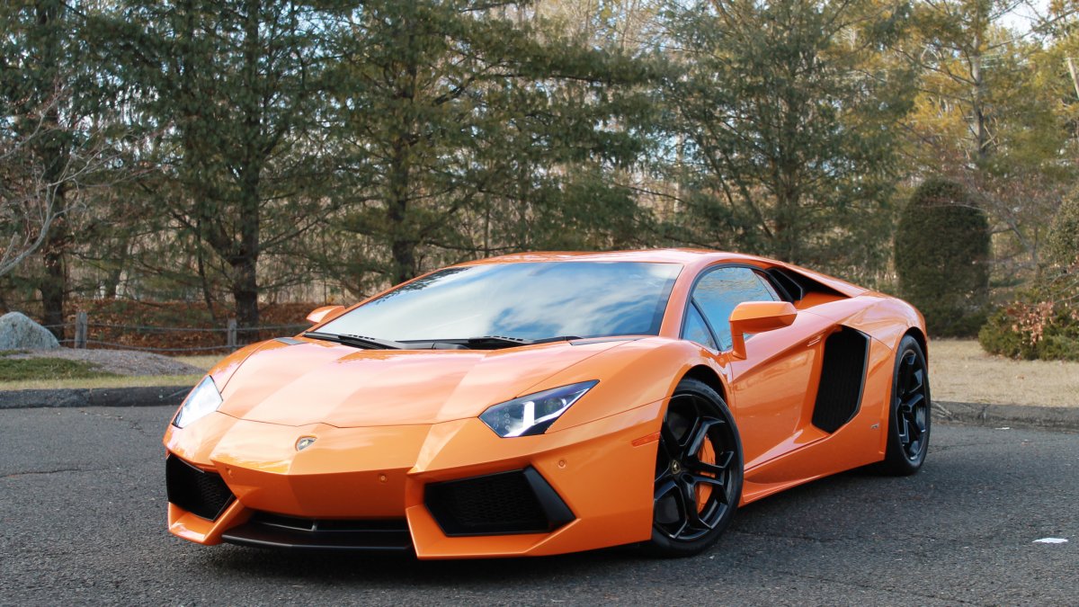 Lamborghini Aventador lp700