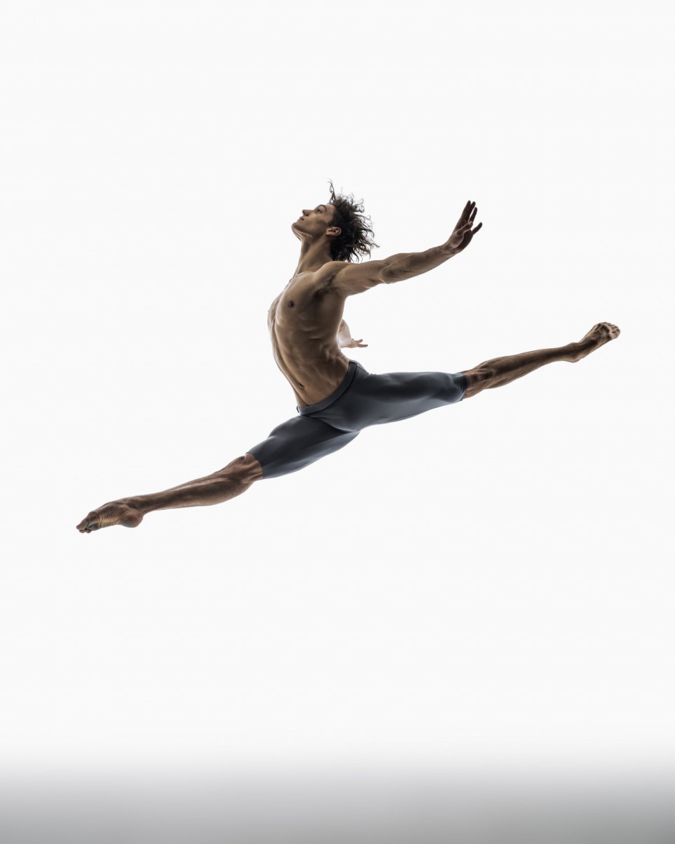 Гранд жете прыжок в балете