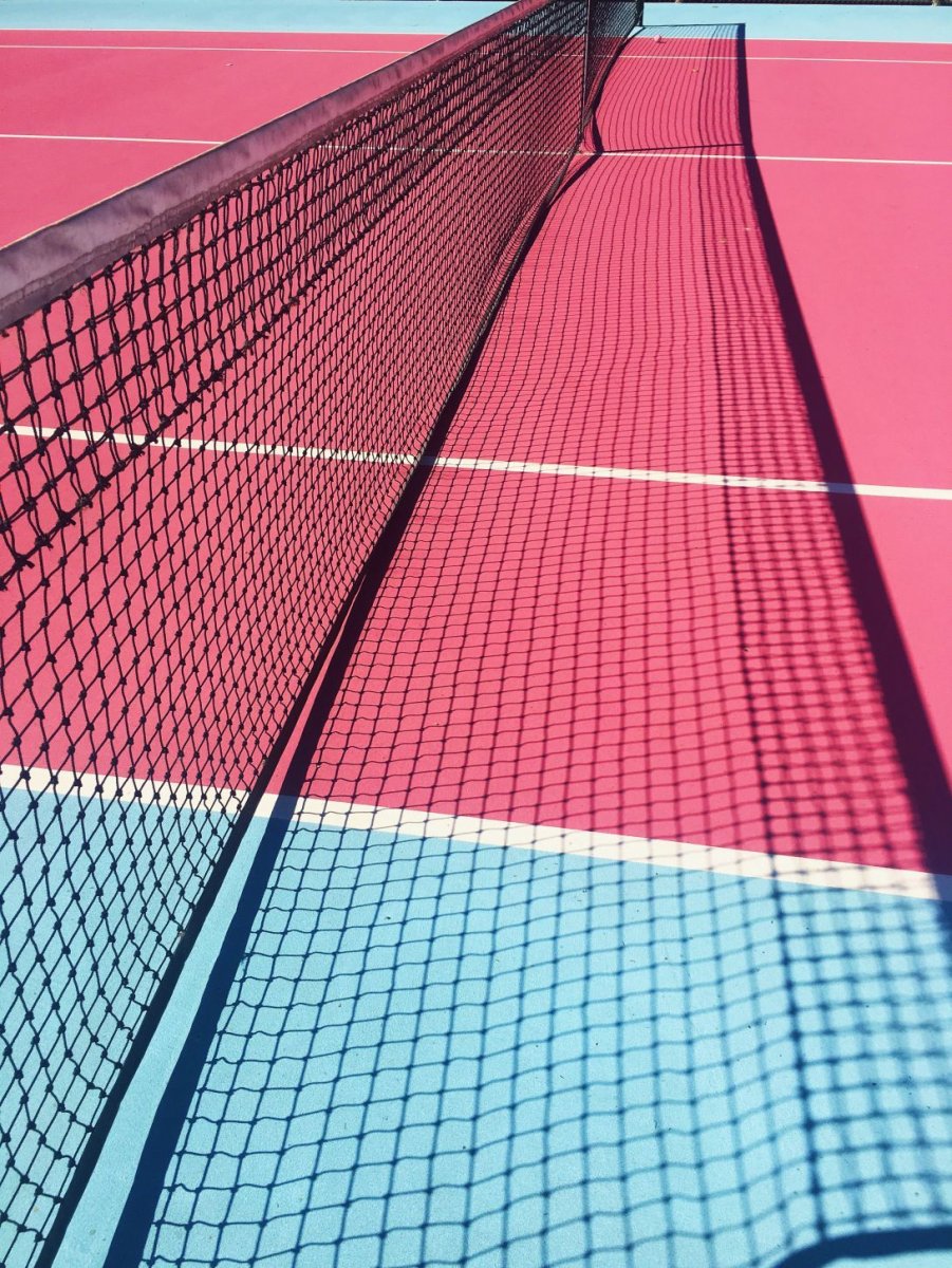 Розовый теннисный корт