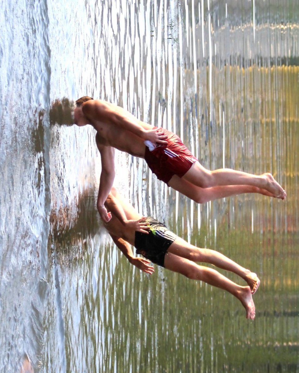 Фотосессия с прыжками в воду