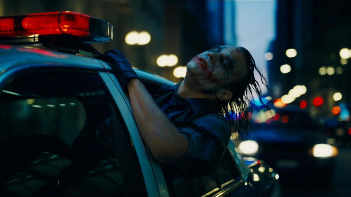 Джокер хит Леджер в полицейской машине