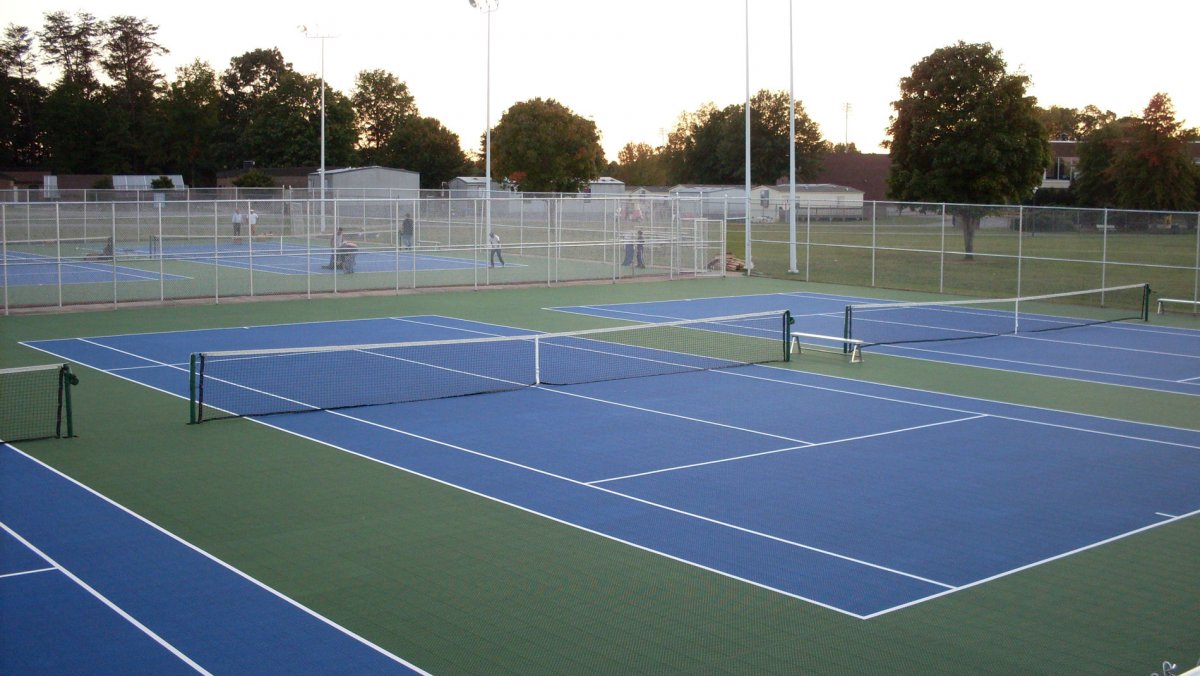 Теннисный корт в Хэмптон-корте
